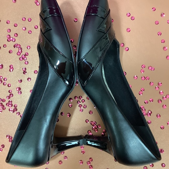 EASY STREET JENNA BLACK PATENT PUMP - Picture 7 of 11